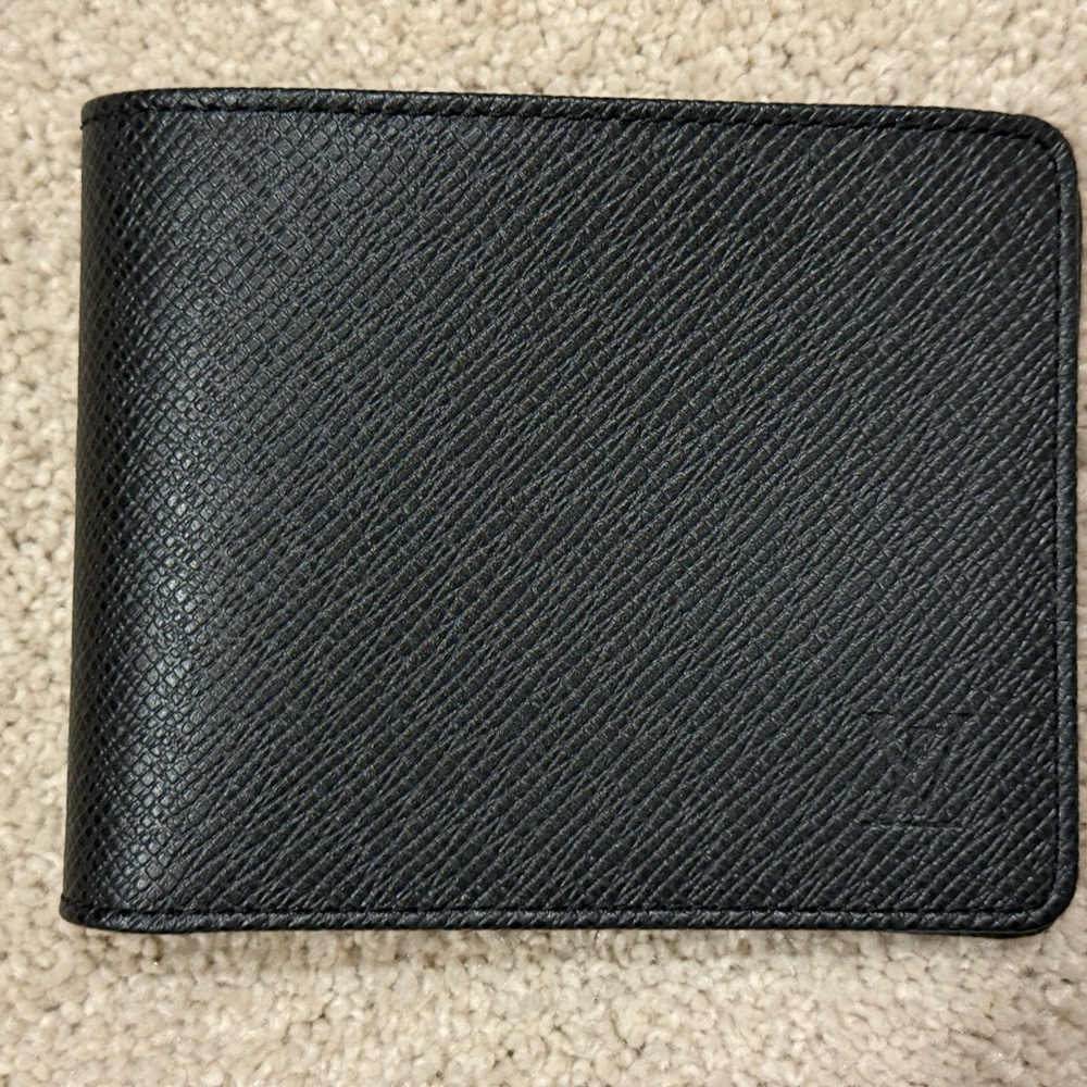 Brand New with Tag Louis Vuitton Textured Black Wallet